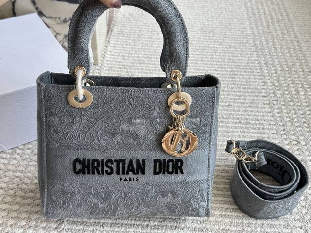 With Box Size: 24X20Cm Original Jacquard Version D-Brand Embroidered Diana Bag M