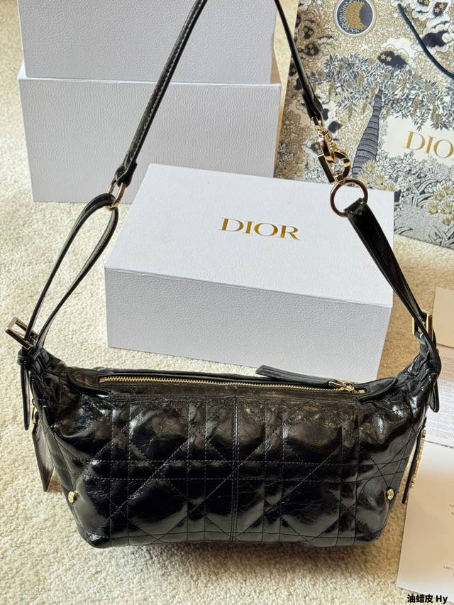 Waxed Leather Dior New D-Journey Shoulder Bag This D-Journey Chain Handbag Is A