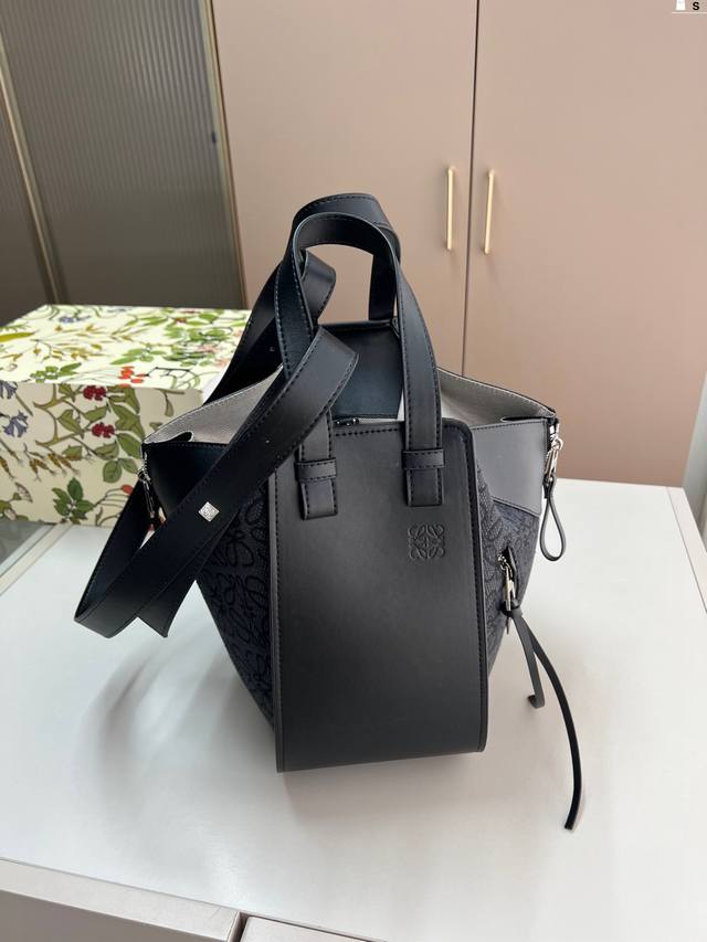 Loewe Hammock Drawstring Hammock Bag. Loewe's Most Iconic And Popular Design. Vi
