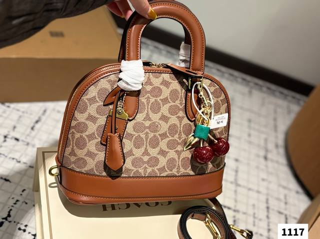 With Hanging Accessories Gift Box Coach New Classic Retro Shell Bag Exclusive Re