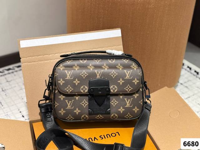 Lv Slock New Men's Bag Iv's Latest Collection Has Released Many Classic Patterne