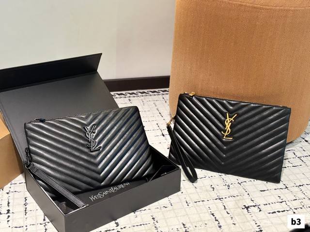 Comes With A Gift Box This Ysl Handbag Is A Classic Design From Saint Laurent, F