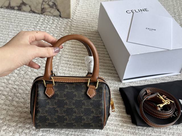 With Box Size: 15*10 Cm Celine Ultra-Beautiful Pillow Bag Retro Sexy Versatile S