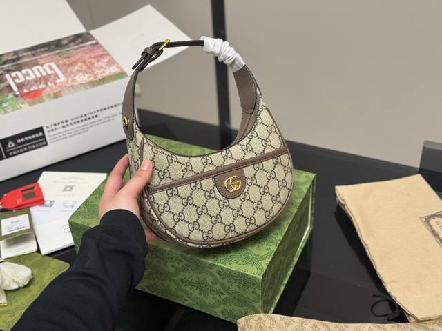 Comes With A Foldable Box And Airplane Box. Size: 21.5 X 12 Cm. Gucci Marmont. N