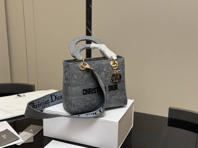 With Folding Box Size: 24X20Cm Dior Embroidered Lady Bag Modern, Casual, And Ele
