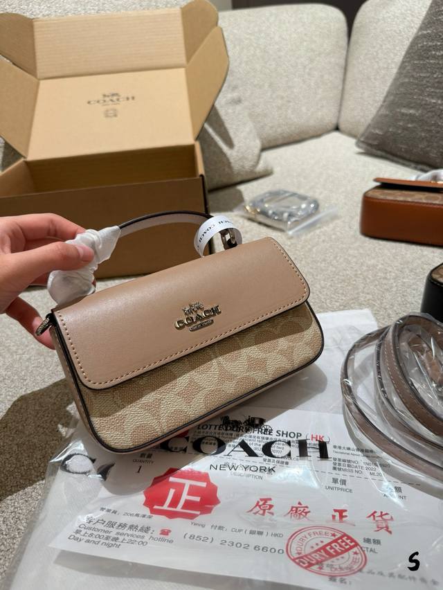 Coach New Josie American Retro Cute Coach New Small Bag A Stylish Phone Bag Blen