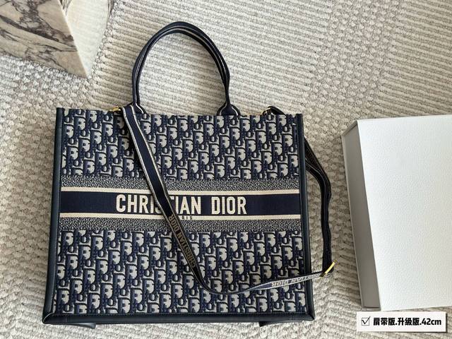 With Box Size: 26.5*21 Cm 36*28 Cm 41*35 Cm D-Family Tote Shopping Bag Tote24 Ea