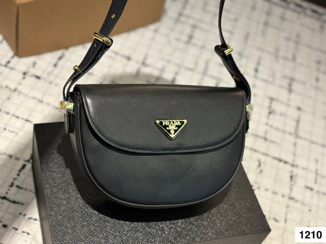 With Folding Box Prada Underarm Bag Color Highlights A Fashionable Style Suitabl