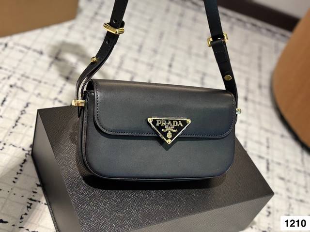 Foldable Box Included Prada Underarm Bag Color Highlights Fashionable Style Suit