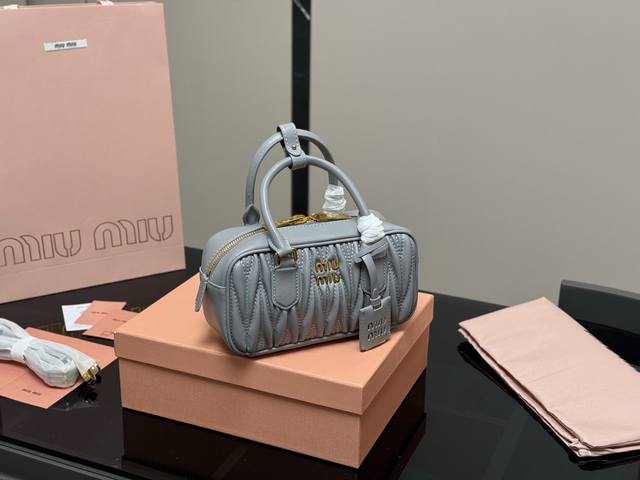 Upgraded Version With Box Size: 23*12 Cm Miumiu Bowling Bag New Size It's Hard N