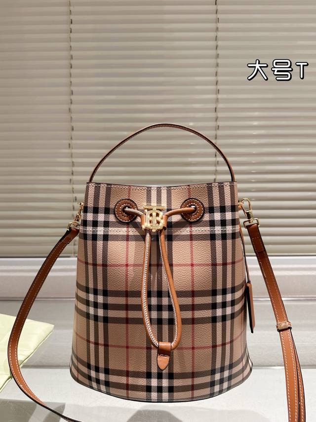 Burberry Size: 26.27 Burberry Tb Bucket Bag High-Quality! Underarm