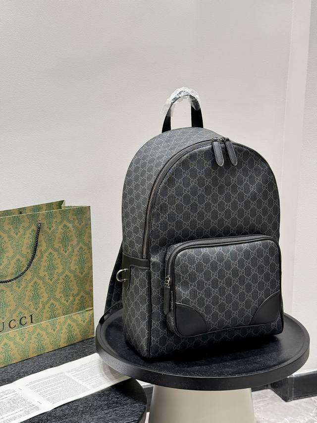 Essential Backpack For Short Holidays! Size: 32*42 Cm Gucci Classic Pattern Back