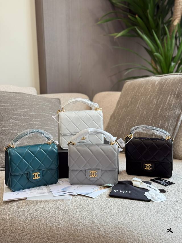 Chanel High-End Handmade Workshop Handle Square Pouch Hanel 24A Square Pouch Wit