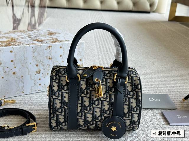 Original Fabric Paired With Genuine Leather Dior Groove Is Now Available!! The B