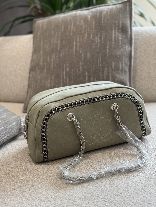 Chanel Bowling Green Denim Shoulder Bag With Large Capacity (33 Cm).