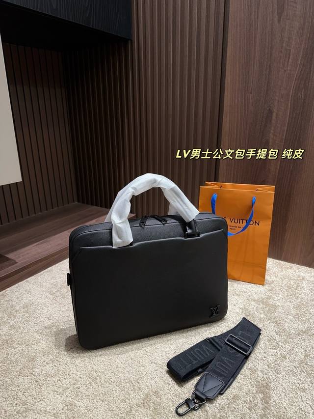 Top-Quality Genuine Leather Dimensions: 38.29 Lv Men's Briefcase Handbag, Pure L