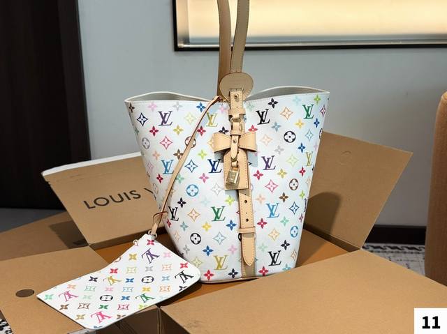 With Airplane Box And Folding Case Lv All In Gm Has A Very Spacious Capacity, Ev