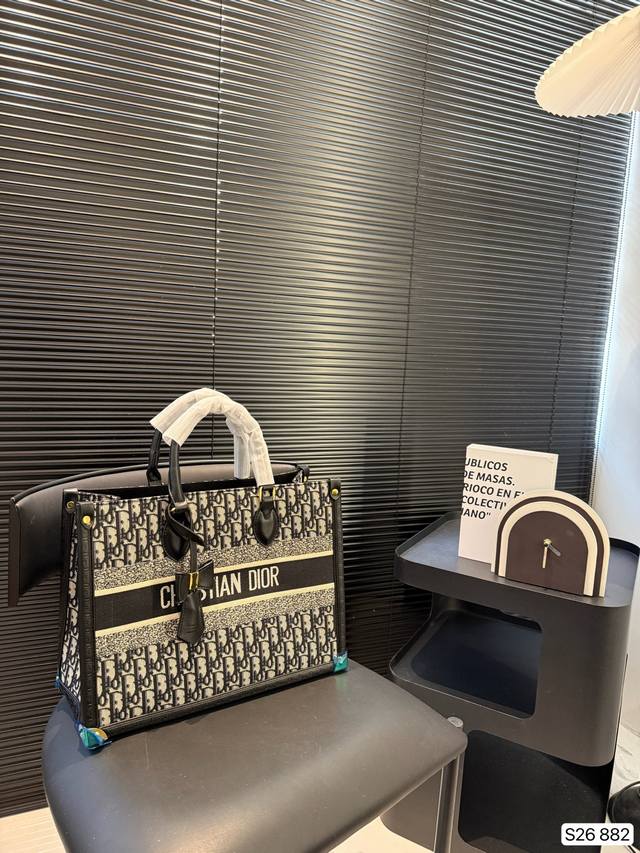 Dior Tote A Must-Have Bag You Can Buy With Your Eyes Closed Dior Tote Bag Can Be