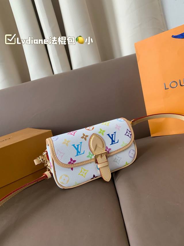 Small Lvdiane Baguette Bag This Bag Is So Stylish And Worth Every Penny