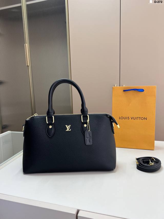 Lv Louis Vuitton Handbag The Texture Is Absolutely Amazing! Perfect For Everyday