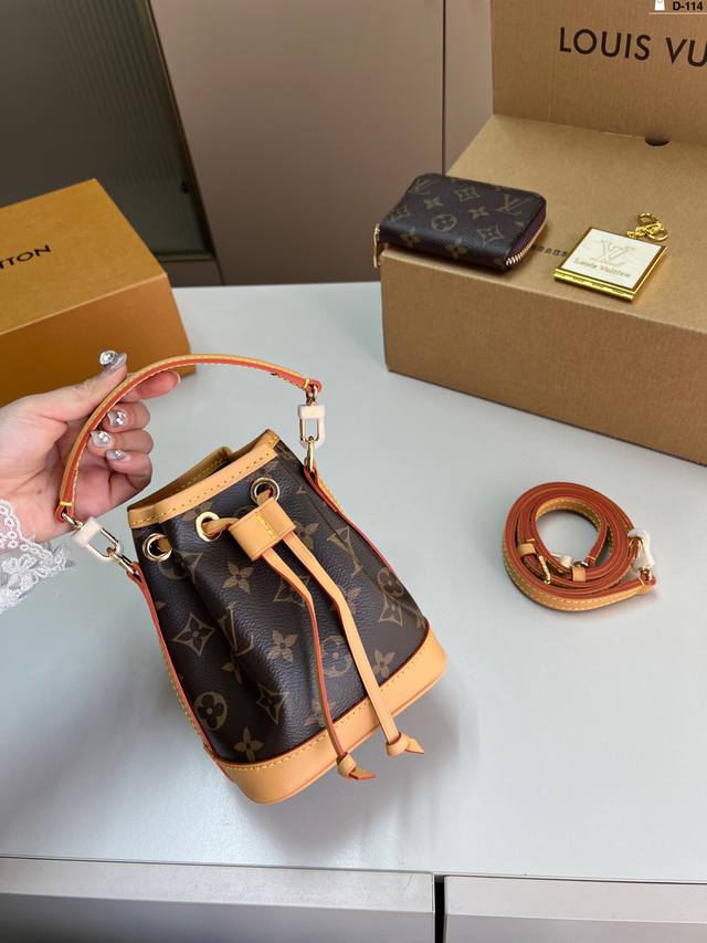Card Holder With Small Mirror Lv Bucket Bag The Fit Is Absolutely Stunning! Perf