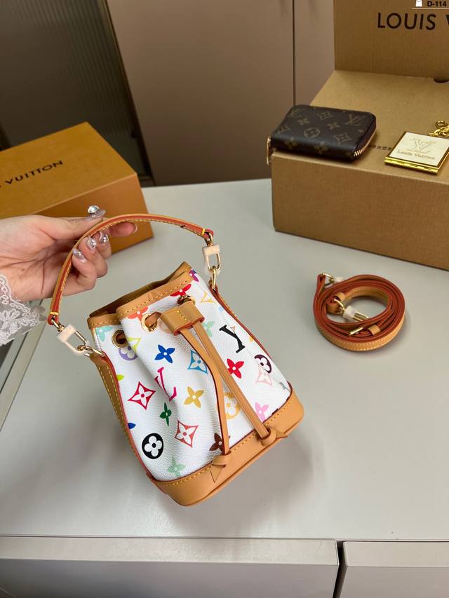 With Card Holder And Small Mirror Lv Bucket Bag The Fit Is Truly Luxurious! Perf