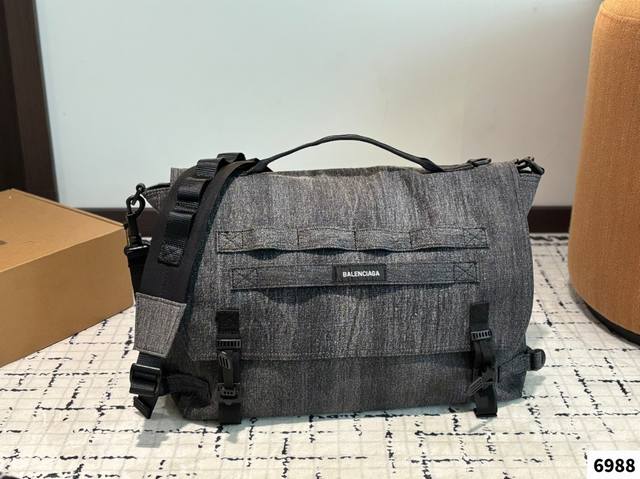 Paris Saint-Germain Denim Crossbody Bag [Heart] Trending Online Bestseller 23Ss