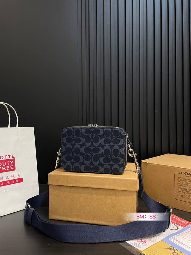 With Box Coach Zipper Camera Bag Coach With A High Turn-Head Rate Elegant And Fa