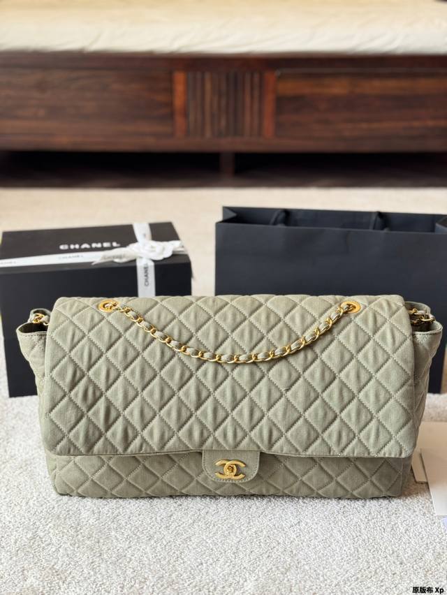 Original Fabric Chanel Chain Underarm Bag Full Of Surprises When Worn Luxurious,