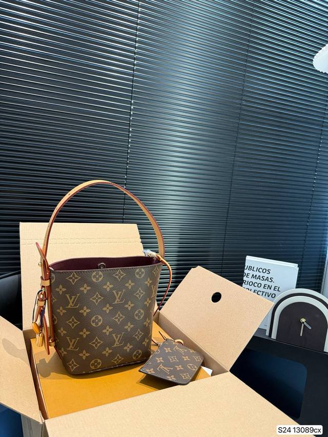 Comes With A Foldable Airplane Box. Blind Guess: The New Lv Hit This Time Is All