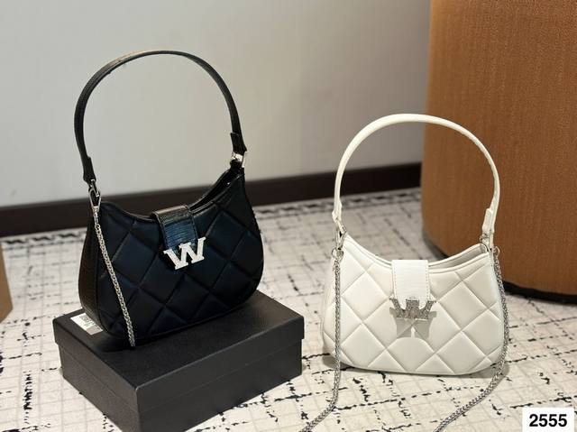 Alexander Aw King Water Crystal Buckle Bag The True Charm Is Felt When Held In H