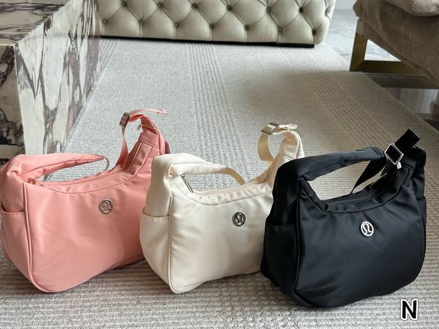 Is There Anyone Who Doesn't Love This Bag? Lululemon Dumpling Bag The Lululemon