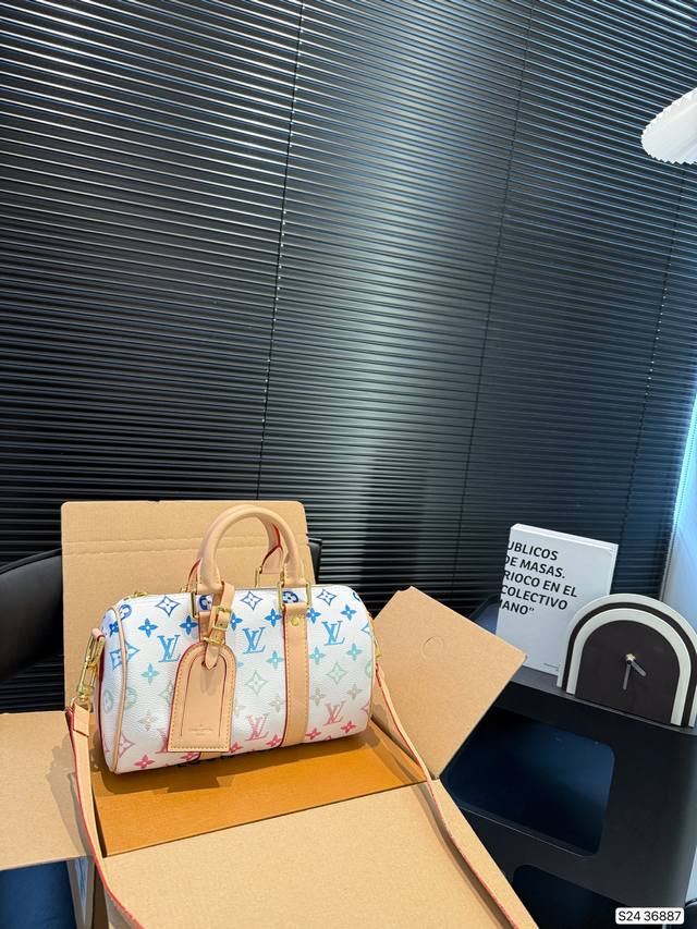 Comes With A Foldable Airplane Box Lv Pillow Bag Keep Handheld Shoulder Bag Styl