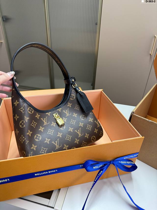 Chip Version Lv Locked Underarm Bag Versatile For Commuting And Daily Use D-363-