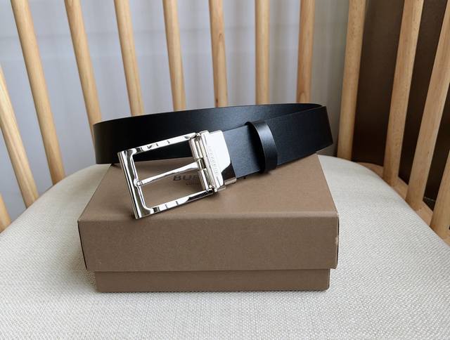 Burberry Double-Sided Italian Imported First-Layer Calfskin, With Vacuum Electro