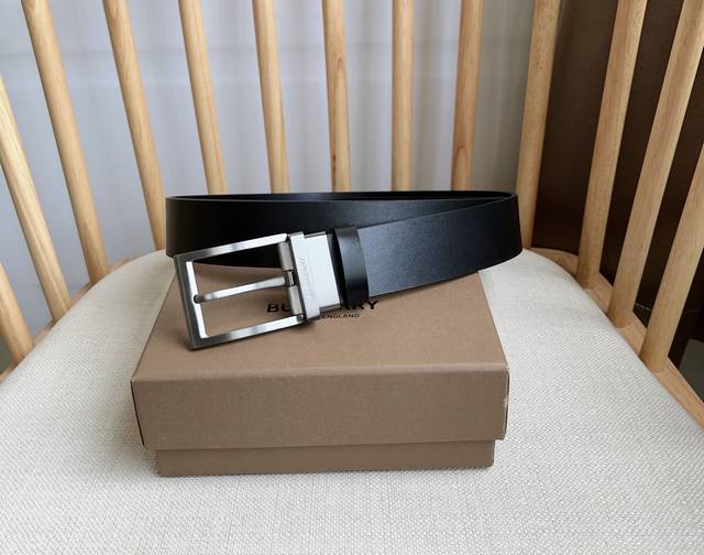 Burberry Double-Sided Italian Imported First-Layer Calfskin, With Vacuum Electro