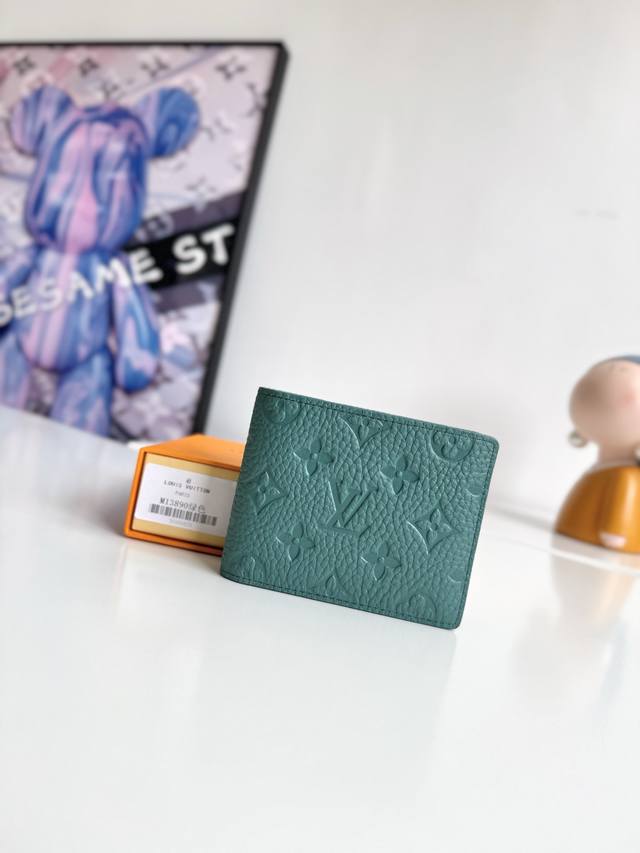 Overseas Original M13890 Green Exclusive Real Shot This Multiple Wallet Depicts