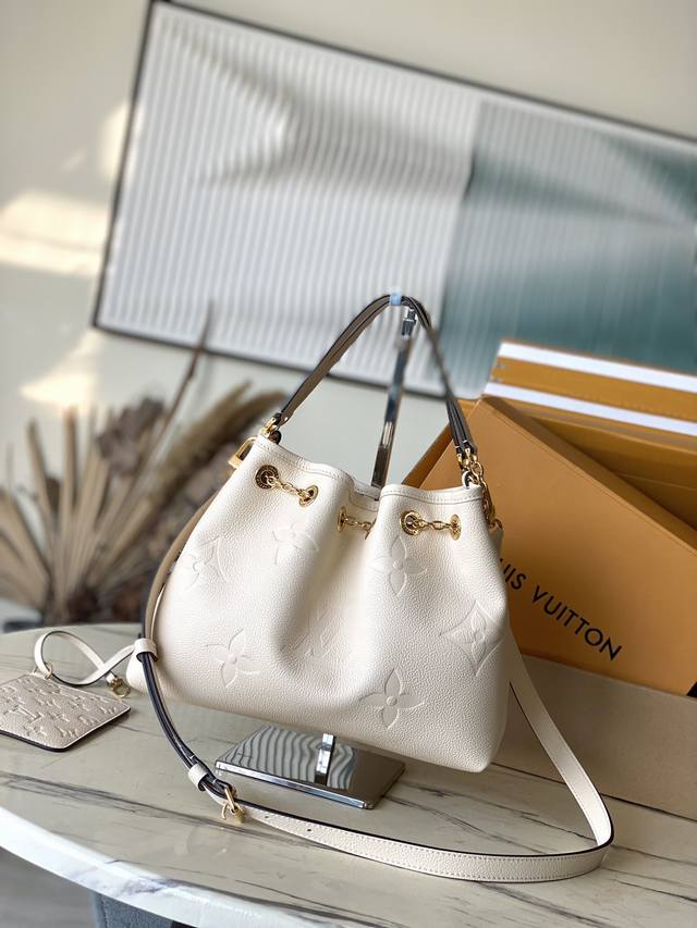 Top Layer Leather Original M25452 This Summer Bundle Handbag Is From The D Grad