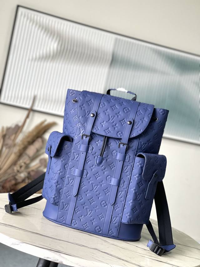 Top Layer Leather Original M11688 This Christopher Medium Backpack Is Made Of Gr