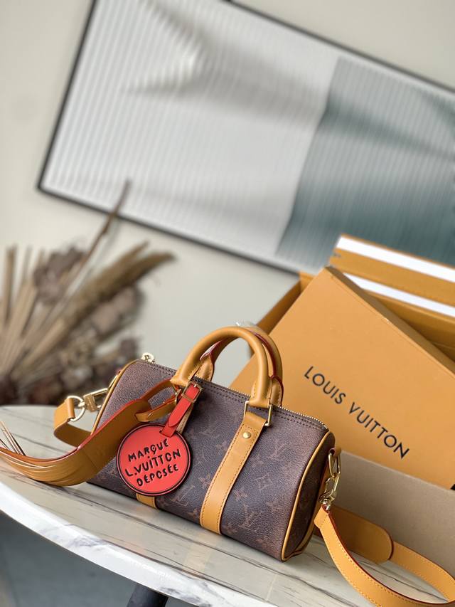 Top Original M11542 This Keepall Bandouliere 25 Handbag Draws Inspiration From T
