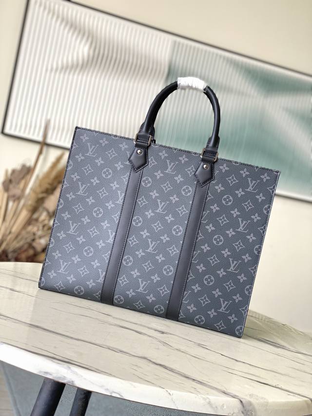 Top Original M47059 This Sac Plat 24H Tote Bag Is Made Of Monogram Embossed Taur