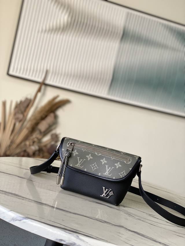 Top-Grade Leather Original M12618 Pulse Mini Handbag Ingeniously Splices Traditi