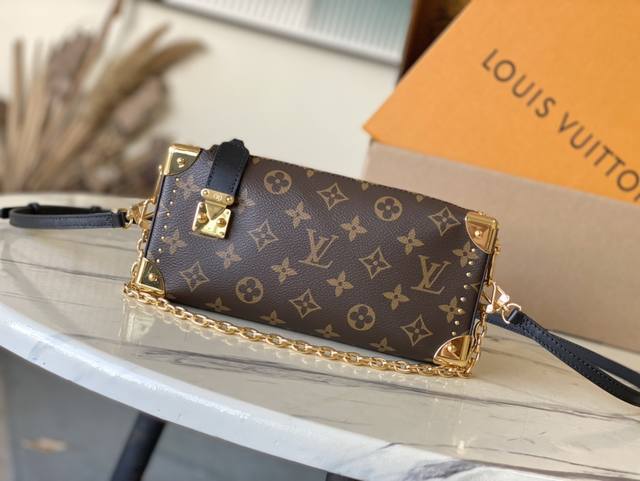 Steel Hardware Top Original M13147 Slimtrunk Handbags Made An Elegant Appearance