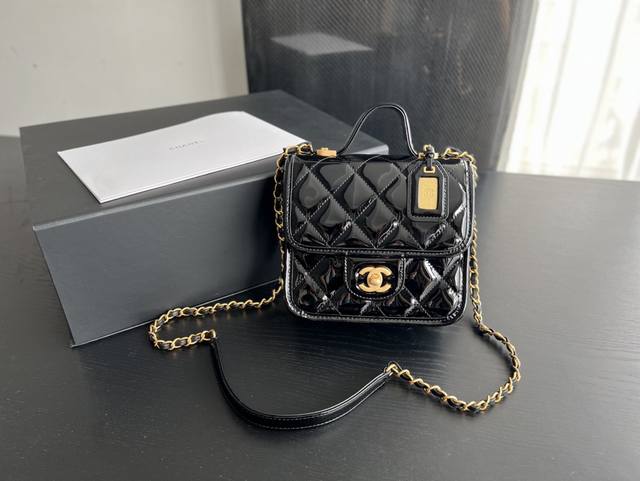 22K New Product Patent Leather Cowhide Retro Hardware Size: 17Cmx20.5Cmx6Cm Mode