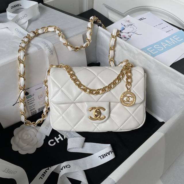 Walkin Got Chanel23S Gold Coinsminicfas4012 Walkin Got Lucky~ The Chain Length I