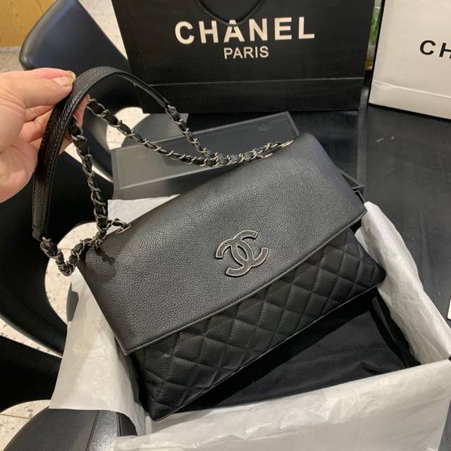 Chanel:: Model 8095#: Size: 32X7.5X19Cm: New Model Of The Year: Deer Grain Cowhi