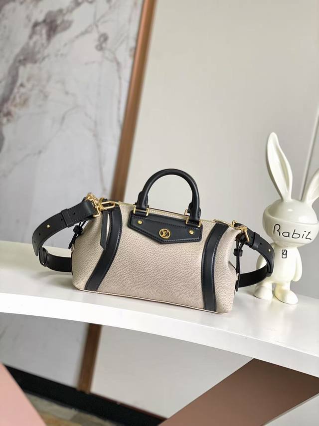 163M1451414721 This Lv Biker Small Handbag Made A Striking Appearance On The 202