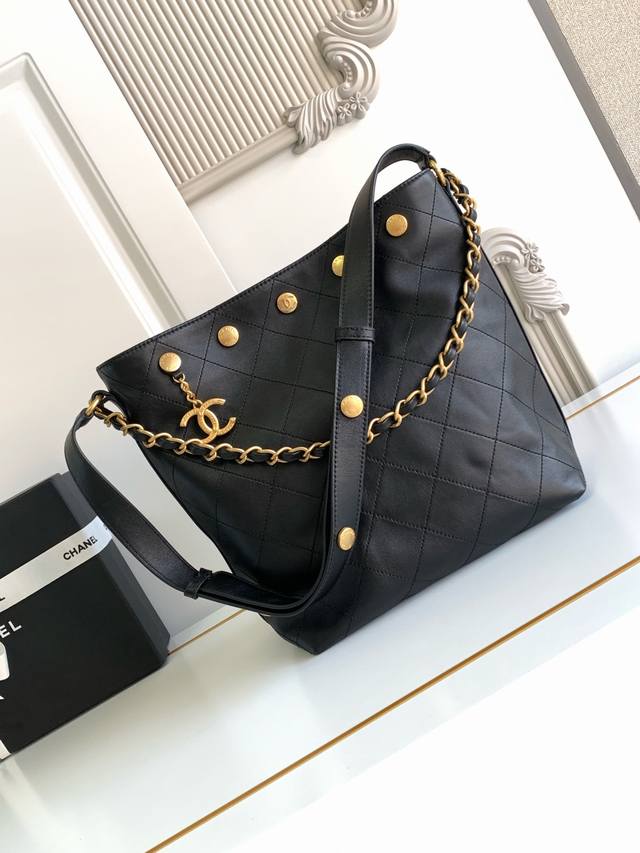 5406 Chanel 25P Spring/Summer Preview Series Rivet Bucket Bag Is Very Popular An