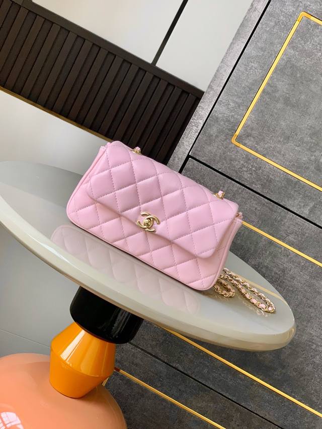 Pink Size Ohanel Spring And Summer New 25S Flap Mobile Phone Bag, Because It Is