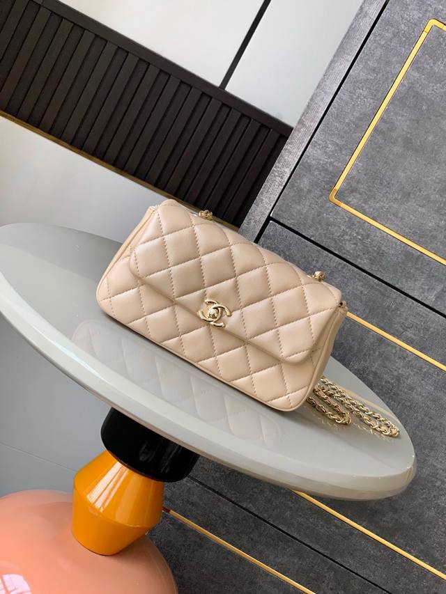 Light Apricot Color Size Ohanel Spring And Summer New 25S Flap Mobile Phone Bag,